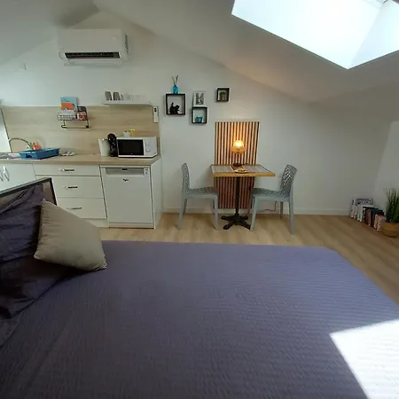 Studio Climatise Avec Tv Et Wifi Appartamento *